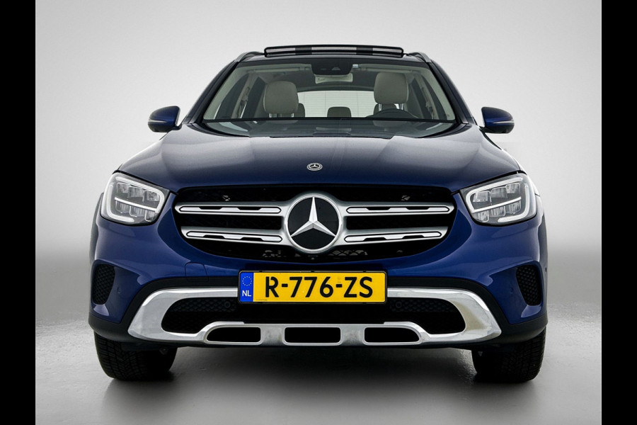 Mercedes-Benz GLC 300e 4MATIC Business Solution Luxury Panoramadak| Lichtmetalen velgen | Elect. bed. voorstoelen met Memory | Trekhaak | Parking support met camera achter | Inclusief 24 maanden Mercedes-Benz Certified garantie voor Europa