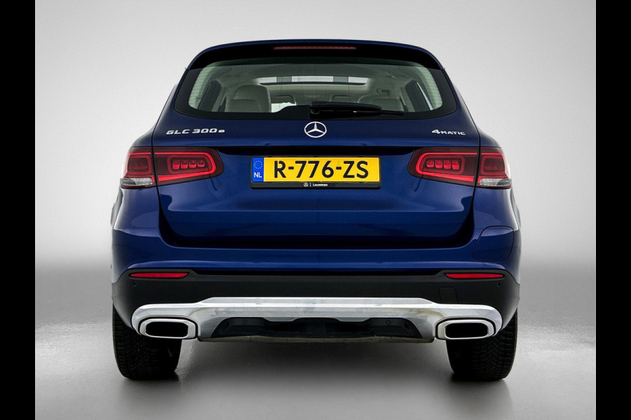 Mercedes-Benz GLC 300e 4MATIC Business Solution Luxury Panoramadak| Lichtmetalen velgen | Elect. bed. voorstoelen met Memory | Trekhaak | Parking support met camera achter | Inclusief 24 maanden Mercedes-Benz Certified garantie voor Europa
