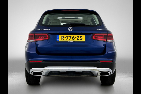 Mercedes-Benz GLC 300e 4MATIC Business Solution Luxury Panoramadak| Lichtmetalen velgen | Elect. bed. voorstoelen met Memory | Trekhaak | Parking support met camera achter | Inclusief 24 maanden Mercedes-Benz Certified garantie voor Europa