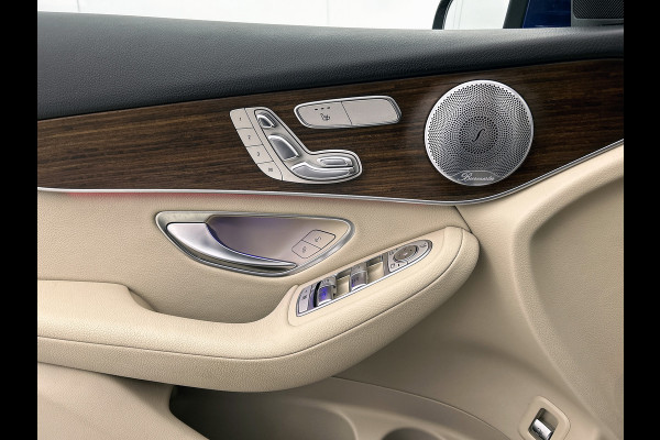 Mercedes-Benz GLC 300e 4MATIC Business Solution Luxury Panoramadak| Lichtmetalen velgen | Elect. bed. voorstoelen met Memory | Trekhaak | Parking support met camera achter | Inclusief 24 maanden Mercedes-Benz Certified garantie voor Europa