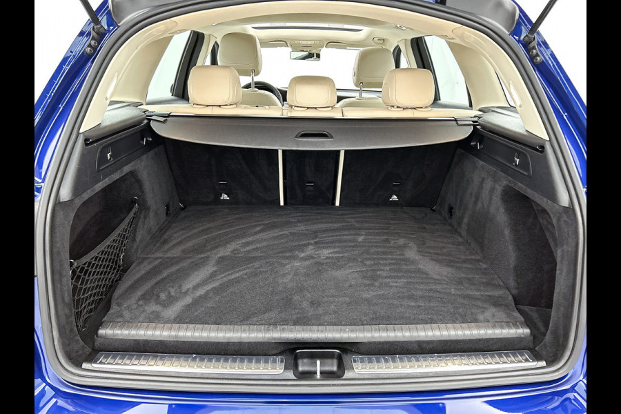 Mercedes-Benz GLC 300e 4MATIC Business Solution Luxury Panoramadak| Lichtmetalen velgen | Elect. bed. voorstoelen met Memory | Trekhaak | Parking support met camera achter | Inclusief 24 maanden Mercedes-Benz Certified garantie voor Europa