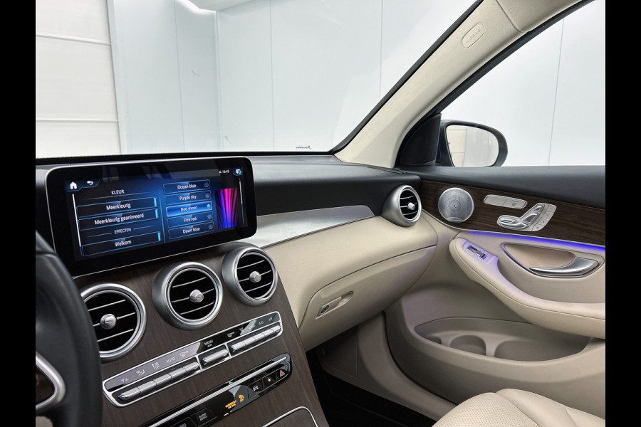 Mercedes-Benz GLC 300e 4MATIC Business Solution Luxury Panoramadak| Lichtmetalen velgen | Elect. bed. voorstoelen met Memory | Trekhaak | Parking support met camera achter | Inclusief 24 maanden Mercedes-Benz Certified garantie voor Europa