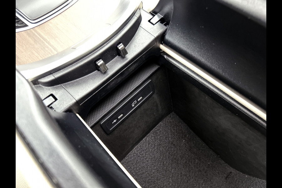 Mercedes-Benz GLC 300e 4MATIC Business Solution Luxury Panoramadak| Lichtmetalen velgen | Elect. bed. voorstoelen met Memory | Trekhaak | Parking support met camera achter | Inclusief 24 maanden Mercedes-Benz Certified garantie voor Europa
