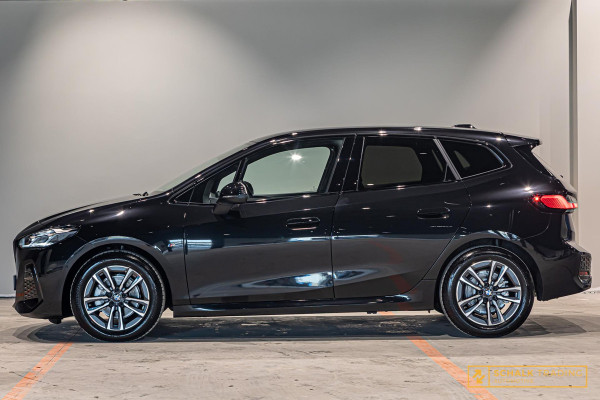 BMW 2 Serie Active Tourer 218i|M-sport|Trekhaak|E-stoel|Cam