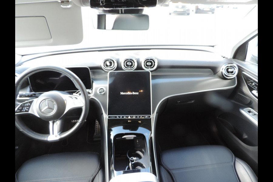 Mercedes-Benz GLC 300e 4MATIC Luxury Line
