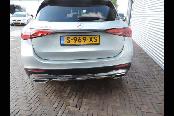 Mercedes-Benz GLC 300e 4MATIC Luxury Line