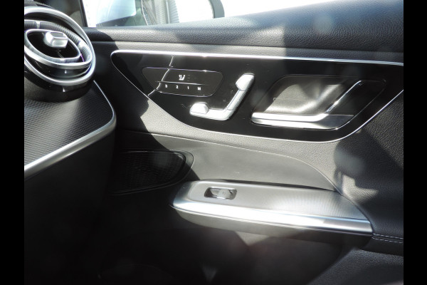 Mercedes-Benz GLC 300e 4MATIC Luxury Line