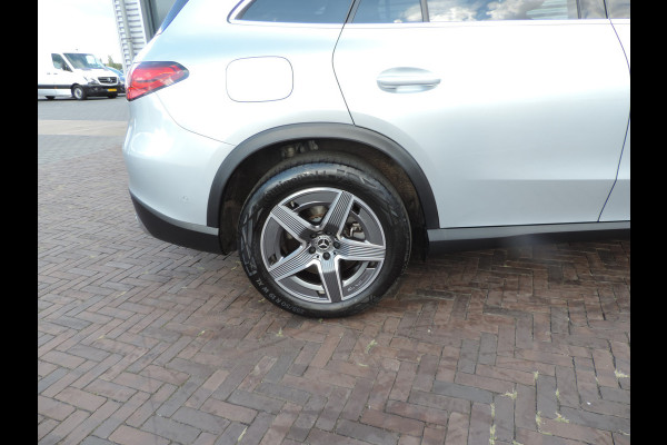 Mercedes-Benz GLC 300e 4MATIC Luxury Line