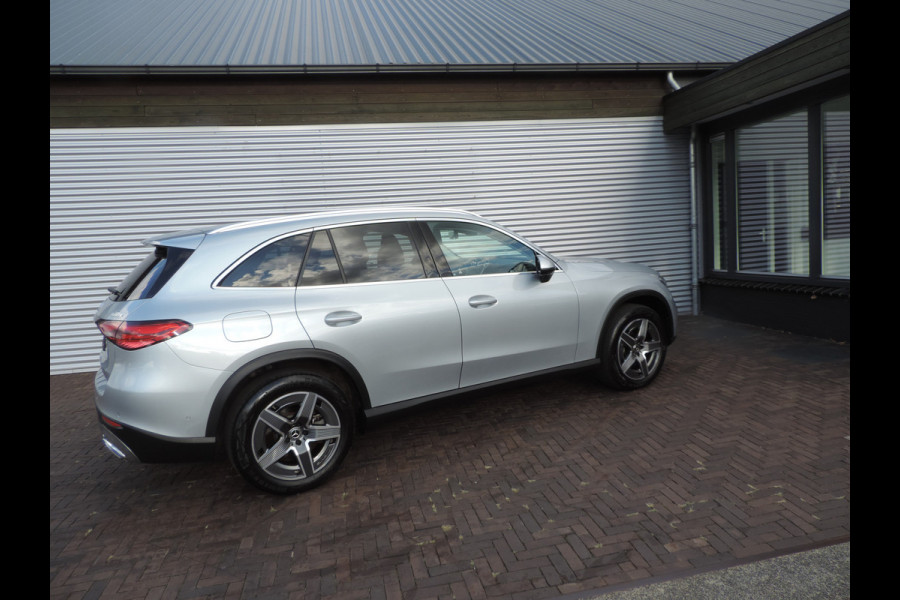 Mercedes-Benz GLC 300e 4MATIC Luxury Line