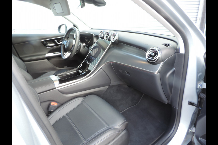 Mercedes-Benz GLC 300e 4MATIC Luxury Line
