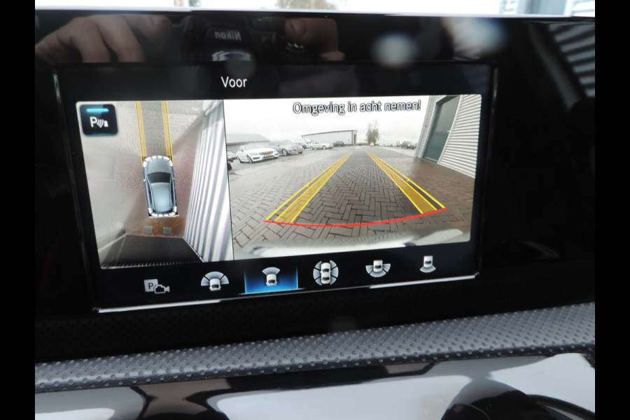 Mercedes-Benz A-Klasse 180 Business Solution AMG Upgrade auto is nieuw zeer mooi