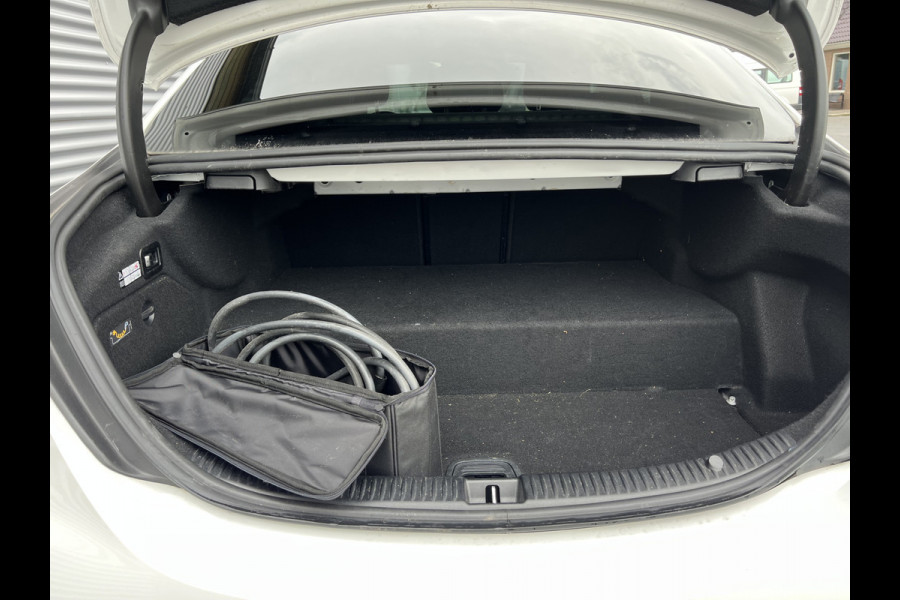 Mercedes-Benz C-Klasse 300 e Business Solution AMG Limited night pakket