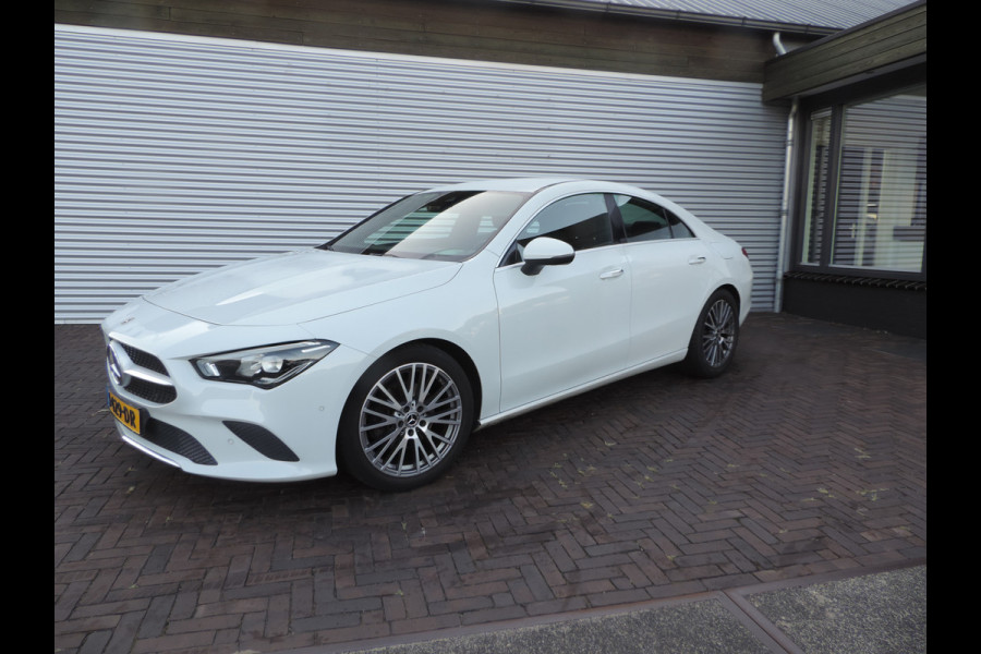Mercedes-Benz CLA-Klasse 200 Business Solution Luxury sfeer licht
