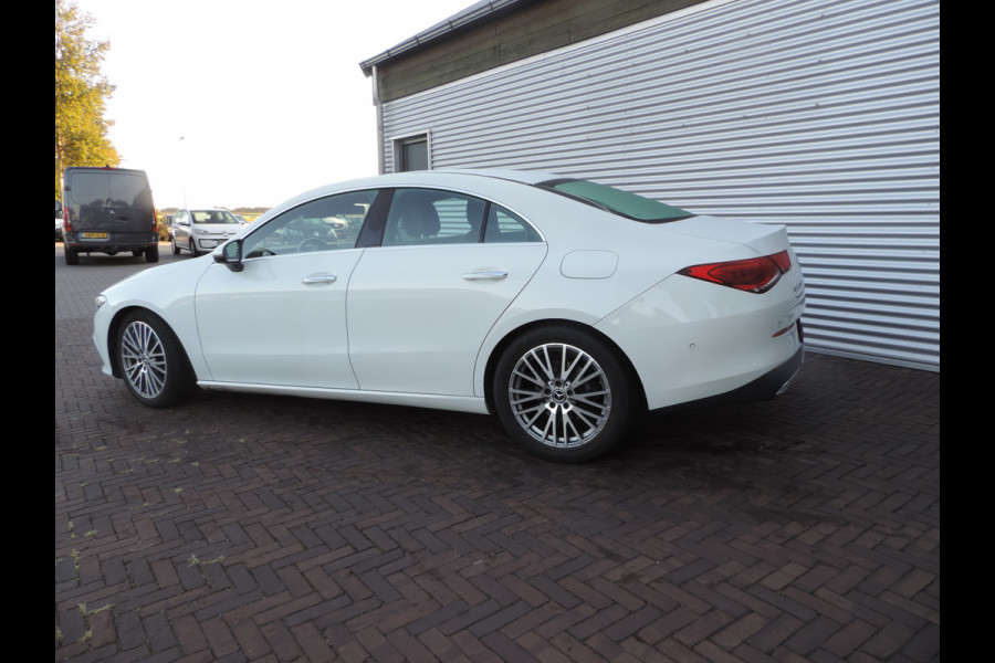 Mercedes-Benz CLA-Klasse 200 Business Solution Luxury sfeer licht