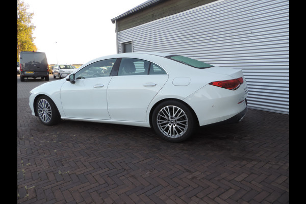 Mercedes-Benz CLA-Klasse 200 Business Solution Luxury sfeer licht