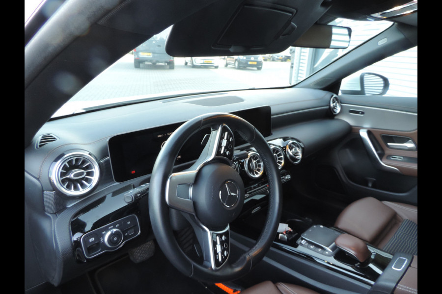 Mercedes-Benz CLA-Klasse 200 Business Solution Luxury sfeer licht