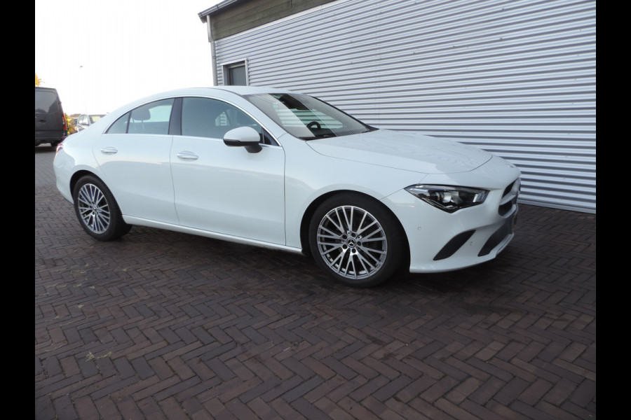 Mercedes-Benz CLA-Klasse 200 Business Solution Luxury sfeer licht