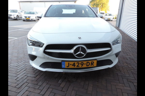 Mercedes-Benz CLA-Klasse 200 Business Solution Luxury sfeer licht