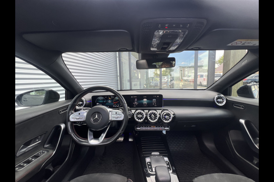 Mercedes-Benz A-Klasse 180 Business Solution AMG Night Upgrade panoramadak VEEL OPTIES!!
