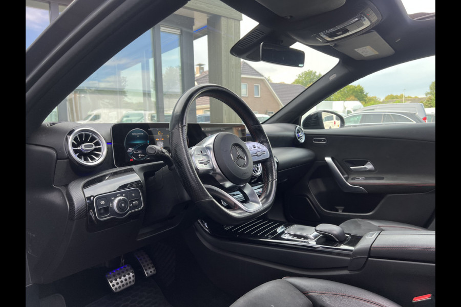 Mercedes-Benz A-Klasse 180 Business Solution AMG Night Upgrade panoramadak VEEL OPTIES!!