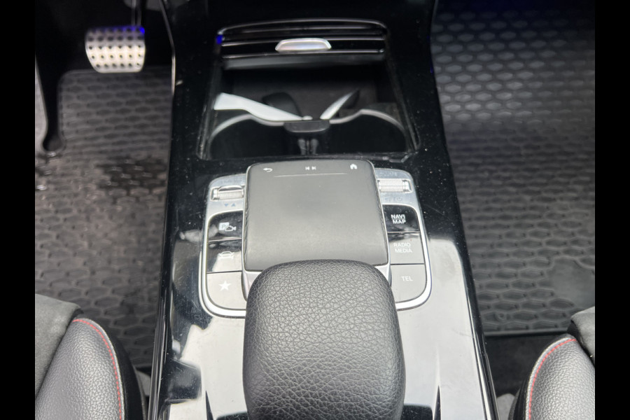 Mercedes-Benz A-Klasse 180 Business Solution AMG Night Upgrade panoramadak VEEL OPTIES!!