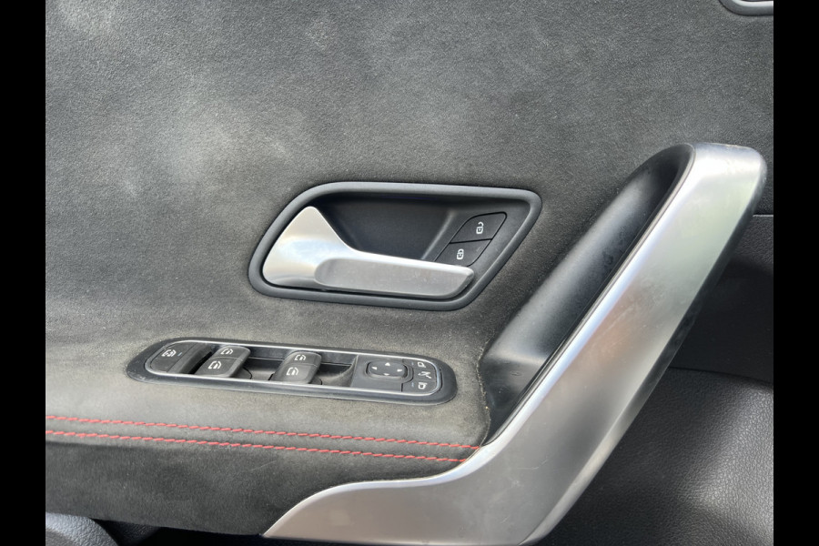 Mercedes-Benz A-Klasse 180 Business Solution AMG Night Upgrade panoramadak VEEL OPTIES!!