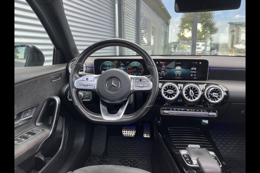 Mercedes-Benz A-Klasse 180 Business Solution AMG Night Upgrade panoramadak VEEL OPTIES!!