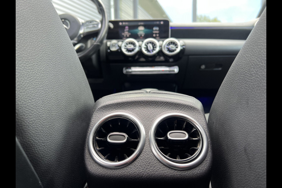 Mercedes-Benz A-Klasse 180 Business Solution AMG Night Upgrade panoramadak VEEL OPTIES!!