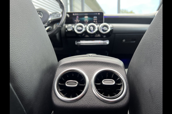 Mercedes-Benz A-Klasse 180 Business Solution AMG Night Upgrade panoramadak VEEL OPTIES!!