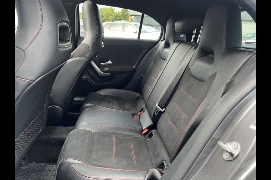 Mercedes-Benz A-Klasse 180 Business Solution AMG Night Upgrade panoramadak VEEL OPTIES!!