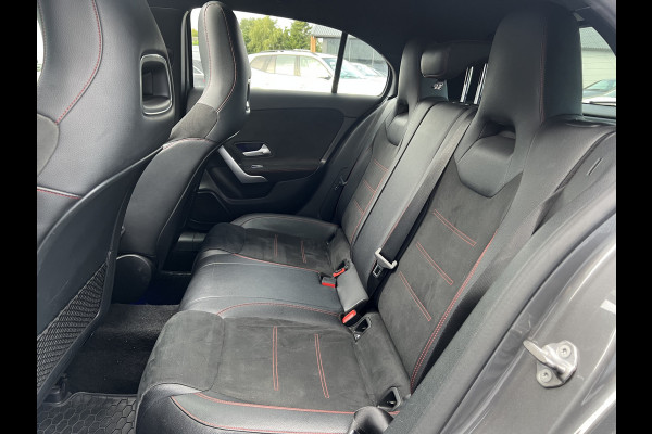 Mercedes-Benz A-Klasse 180 Business Solution AMG Night Upgrade panoramadak VEEL OPTIES!!