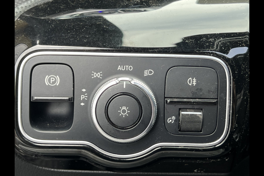 Mercedes-Benz A-Klasse 180 Business Solution AMG Night Upgrade panoramadak VEEL OPTIES!!