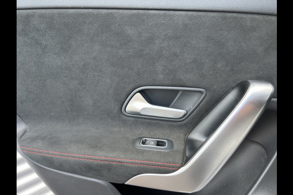 Mercedes-Benz A-Klasse 180 Business Solution AMG Night Upgrade panoramadak VEEL OPTIES!!