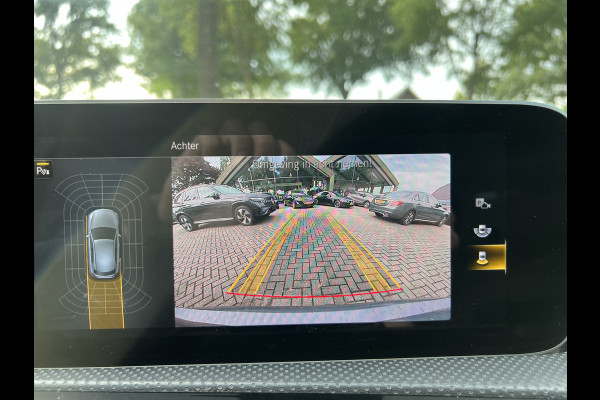 Mercedes-Benz A-Klasse 180 Business Solution AMG Night Upgrade panoramadak VEEL OPTIES!!
