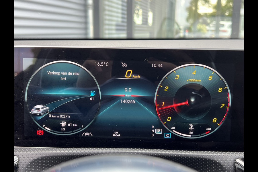 Mercedes-Benz A-Klasse 180 Business Solution AMG Night Upgrade panoramadak VEEL OPTIES!!