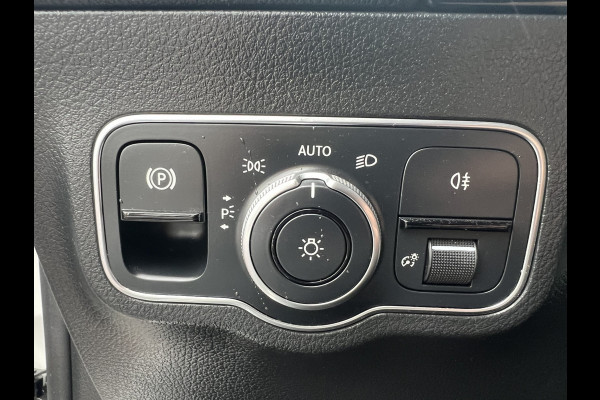 Mercedes-Benz B-Klasse 180 Business Solution AMG
