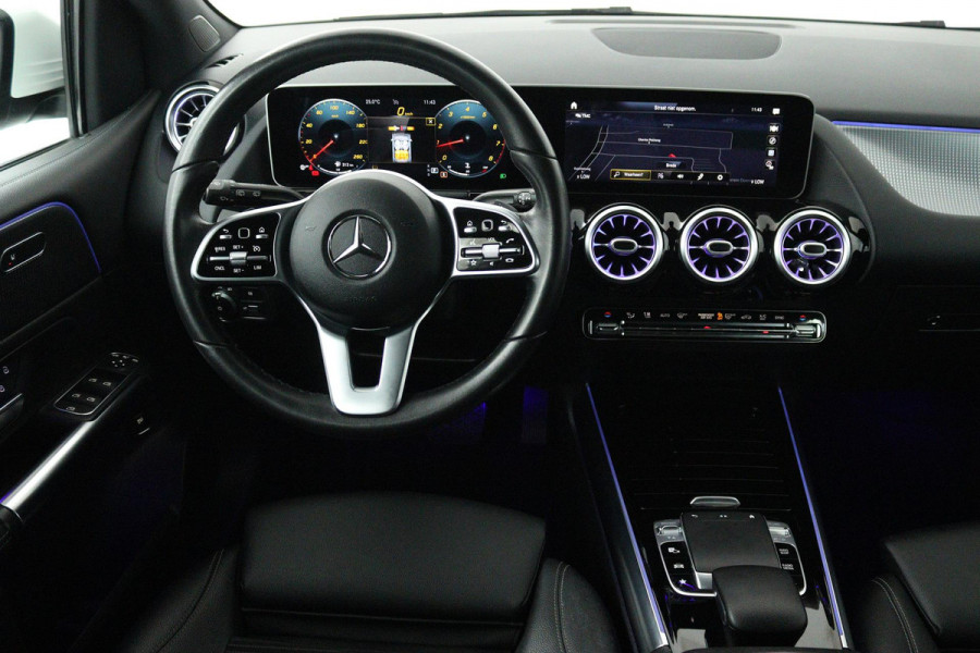 Mercedes-Benz B-Klasse 180 Launch Edition Premium Automaat (SFEERVERLICHTING, 360 CAMERA, STOELVERWARMING, GOED ONDERHOUDEN)