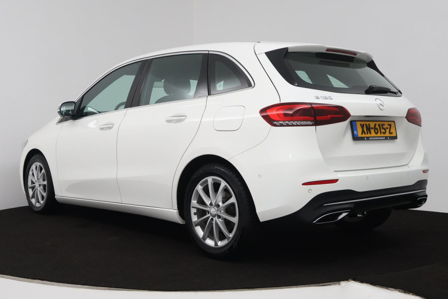 Mercedes-Benz B-Klasse 180 Launch Edition Premium Automaat (SFEERVERLICHTING, 360 CAMERA, STOELVERWARMING, GOED ONDERHOUDEN)
