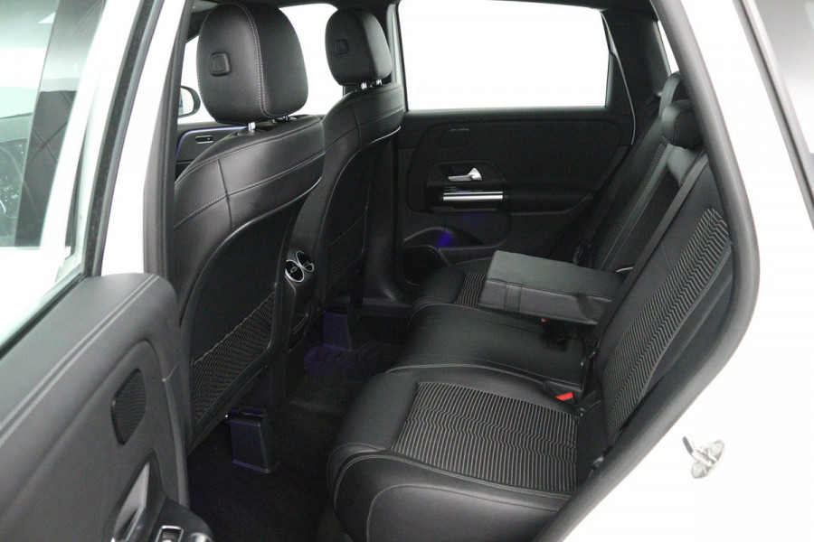 Mercedes-Benz B-Klasse 180 Launch Edition Premium Automaat (SFEERVERLICHTING, 360 CAMERA, STOELVERWARMING, GOED ONDERHOUDEN)