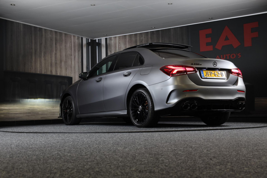 Mercedes-Benz A-Klasse 250 e AMG 45 Look / Acc / Memory / Lane Assist / Digital Cockpit / Sfeerverlichting / Camera / Pano / 18 In