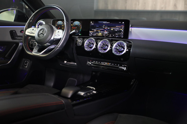 Mercedes-Benz A-Klasse 250 e AMG 45 Look / Acc / Memory / Lane Assist / Digital Cockpit / Sfeerverlichting / Camera / Pano / 18 In
