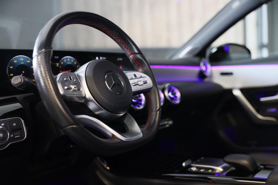Mercedes-Benz A-Klasse 250 e AMG 45 Look / Acc / Memory / Lane Assist / Digital Cockpit / Sfeerverlichting / Camera / Pano / 18 In