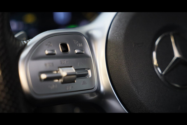 Mercedes-Benz A-Klasse 250 e AMG 45 Look / Acc / Memory / Lane Assist / Digital Cockpit / Sfeerverlichting / Camera / Pano / 18 In