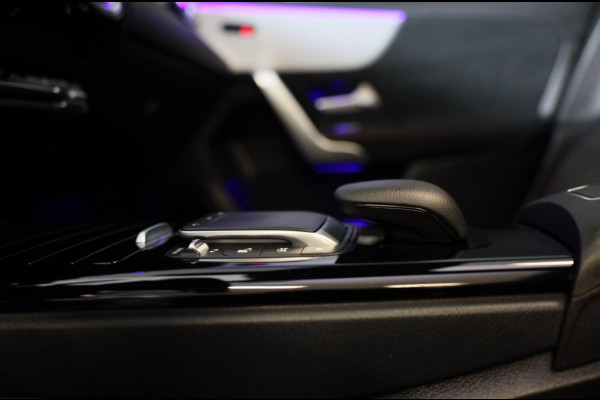 Mercedes-Benz A-Klasse 250 e AMG 45 Look / Acc / Memory / Lane Assist / Digital Cockpit / Sfeerverlichting / Camera / Pano / 18 In