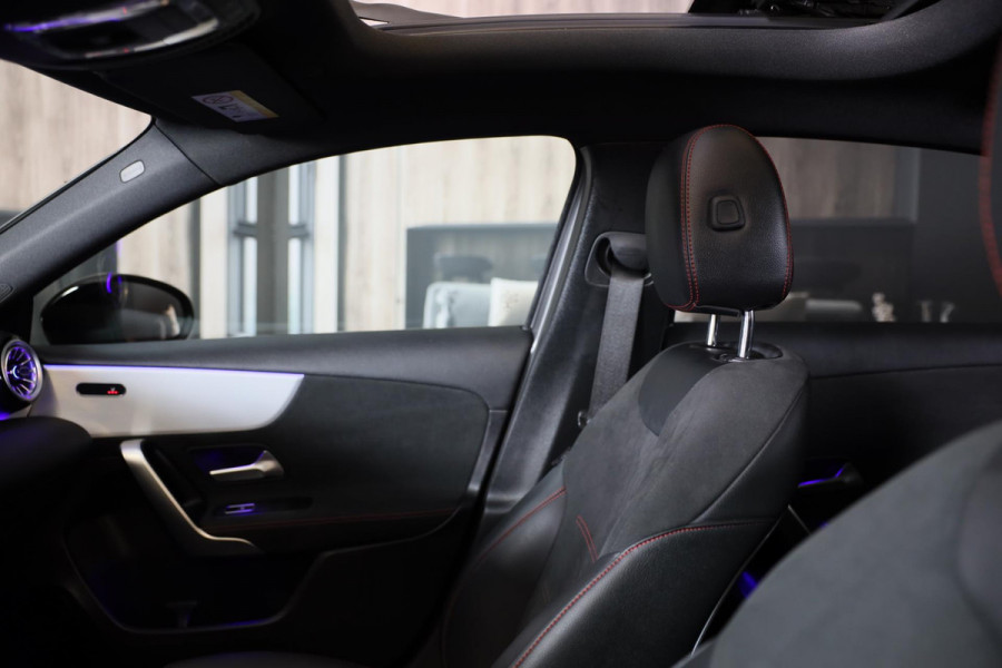 Mercedes-Benz A-Klasse 250 e AMG 45 Look / Acc / Memory / Lane Assist / Digital Cockpit / Sfeerverlichting / Camera / Pano / 18 In