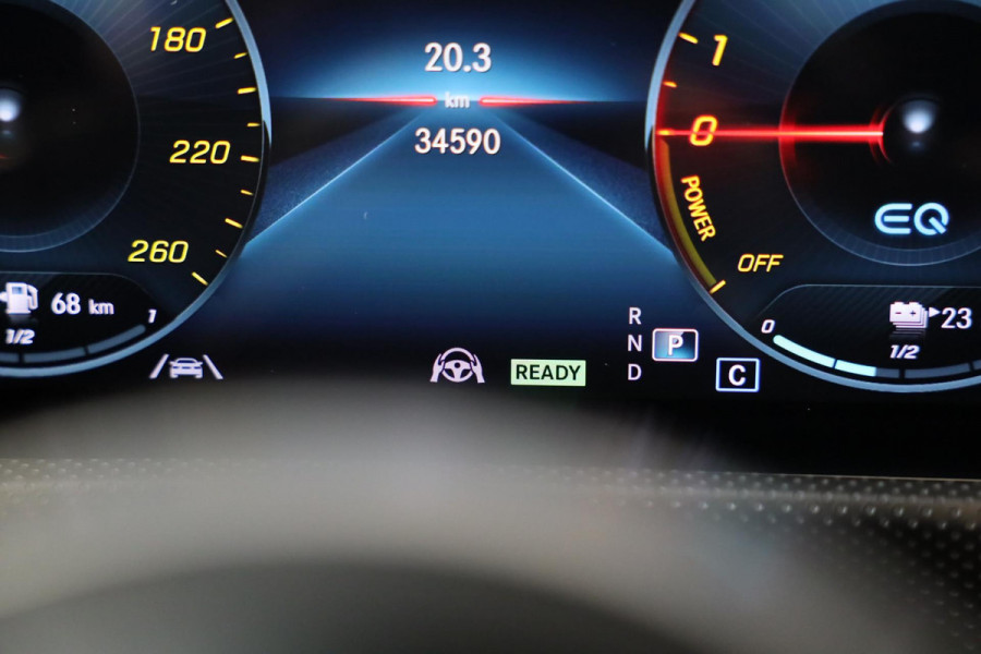 Mercedes-Benz A-Klasse 250 e AMG 45 Look / Acc / Memory / Lane Assist / Digital Cockpit / Sfeerverlichting / Camera / Pano / 18 In