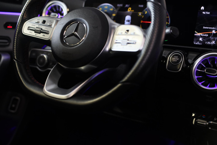 Mercedes-Benz A-Klasse 250 e AMG 45 Look / Acc / Memory / Lane Assist / Digital Cockpit / Sfeerverlichting / Camera / Pano / 18 In