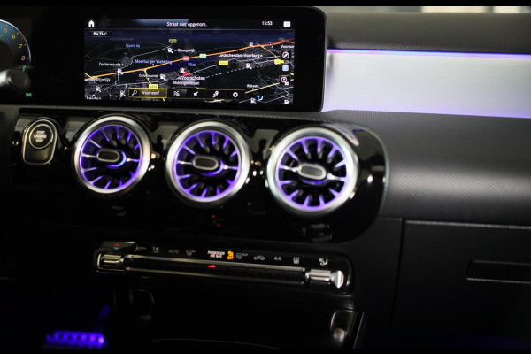 Mercedes-Benz A-Klasse 250 e AMG 45 Look / Acc / Memory / Lane Assist / Digital Cockpit / Sfeerverlichting / Camera / Pano / 18 In
