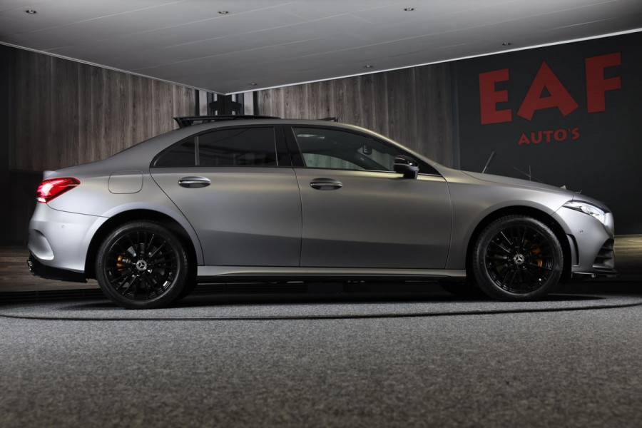 Mercedes-Benz A-Klasse 250 e AMG 45 Look / Acc / Memory / Lane Assist / Digital Cockpit / Sfeerverlichting / Camera / Pano / 18 In