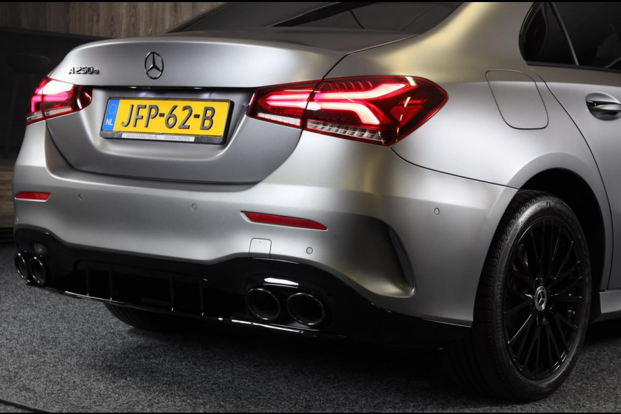 Mercedes-Benz A-Klasse 250 e AMG 45 Look / Acc / Memory / Lane Assist / Digital Cockpit / Sfeerverlichting / Camera / Pano / 18 In